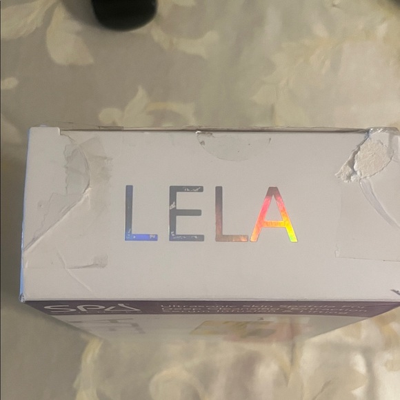 LELA Pink Ultrasonic Skin Care Device - Picture 5 of 7